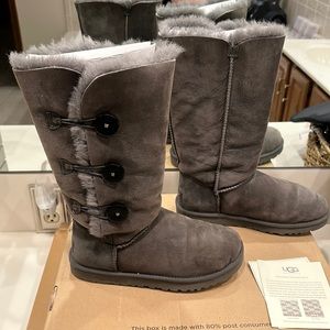 UGG tall Bailey Button boots (womens 8)